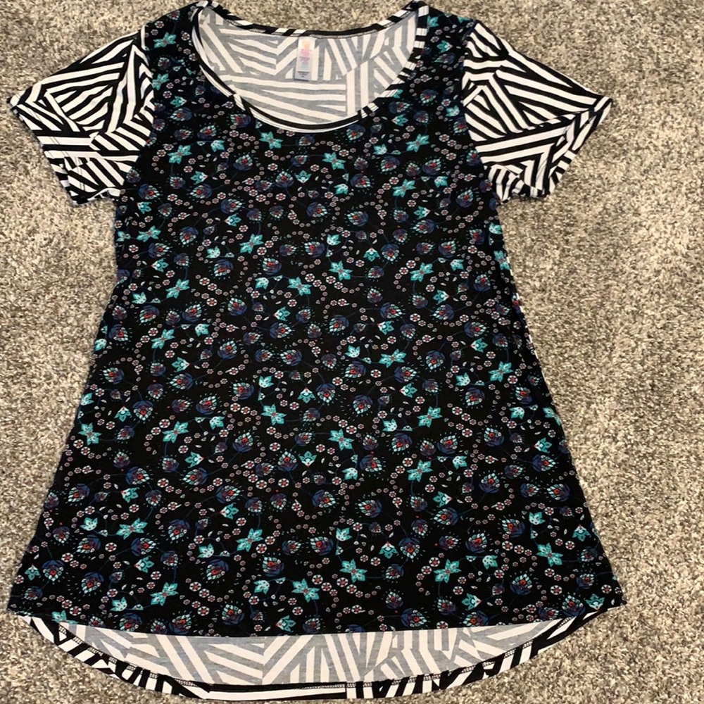 Lularoe Classic T size XS